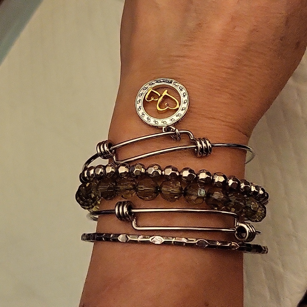 NWOT  LA Rocks bracelet  set - Picture 7 of 8